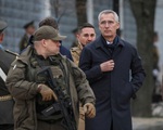 Tổng Thư ký NATO bất ngờ tới Ukraine