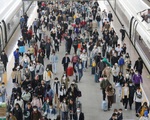 Lượng hành khách tăng kỷ lục dịp nghỉ lễ tại Trung Quốc