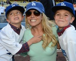 Britney Spears đồng ý cho các con trai chuyển tới sống cùng bố tại Hawaii