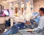 Anh: Robot phẫu thuật giúp giảm tải bệnh viện