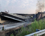 Cầu cao tốc ở Philadelphia đổ sập, xe bị lửa nhấn chìm