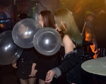 Tràn lan mua bán, sử dụng bóng cười tại các quán bar Hà Nội