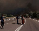 Cháy rừng nghiêm trọng suốt 5 ngày, Hy Lạp đưa 30.000 người từ đảo vào đất liền