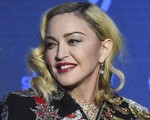 Madonna kiệt sức vì cố cạnh tranh với những ngôi sao trẻ