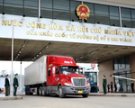Gần 400 xe hàng xuất nhập khẩu qua các cửa khẩu Lào Cai