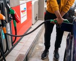Pháp dự tính cho phép bán lỗ xăng dầu để kiềm chế lạm phát