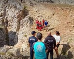 Chạy đua cứu nhà thám hiểm hang động Mỹ bị bệnh nặng mắc kẹt dưới lòng đất 3.000 feet