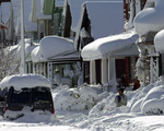 Bão mùa đông dữ dội ở Mỹ khiến nhiều nhà mất điện, tuyết phủ trắng xóa