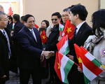 Thủ tướng thăm Trung tâm Thương mại của người Việt ở Hungary