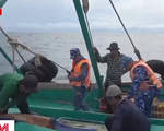 Liên tiếp bắt giữ tàu chở xăng dầu nhập lậu ngụy trang tàu cá