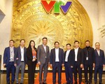 Thủ tướng thăm, kiểm tra việc ứng trực ngày 30 Tết tại Đài Truyền hình Việt Nam