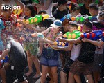 Những trận chiến nước trên đường phố Thái Lan trong dịp Tết Songkran