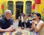 CEO Apple Tim Cook gặp ca sỹ Mỹ Linh, thưởng thức cà phê trứng ở Hà Nội