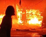 Cháy cửa hàng in ở Phú Diễn (Hà Nội) nghi do sét đánh
