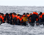 Ít nhất 5 người di cư thiệt mạng khi cố vượt eo biển Manche tới Anh