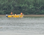 Xuyên đêm tìm kiếm nạn nhân vụ lật thuyền ở Quảng Ninh
