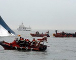 Hàn Quốc cứu hộ tàu đắm trong thời tiết bất lợi