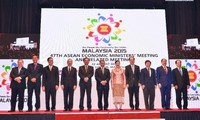 ASEAN Economic Ministers hold dialogue with partners