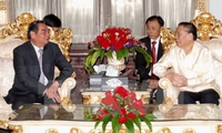 Politburo member Le Hong Anh continues Lao visit