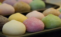Wagashi – Japanese traditional cakes attract Vietnamese