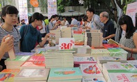Book festival celebrating Christmas to open in Hanoi