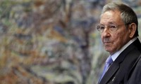 Castro sees Cuba, United States breaking with past, coexisting in peace