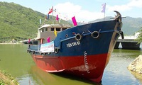 Quang Ngai develops new logistic fishing boat