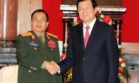 Vietnam, Laos applaud defence ties