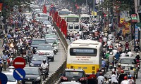 Hanoi’s traffic congestion costs $2 million USD a day, UN survey