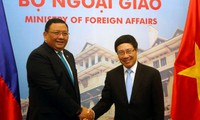 Vietnam, Philippines foreign ministers hold talks
