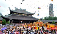 Bai Dinh Pagoda Festival 2016 kicks off