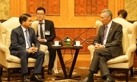 PM Lee eyes expanded travel links with Hanoi