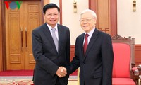 Party Chief greets Lao Prime Minister
