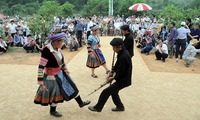 Tha kenh dance of H'Mong people