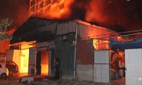 Fire destroys storehouse in HN’s Bắc Từ Liêm