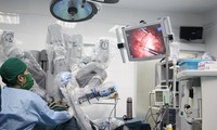 Robot-assited surgery brings new hope to patients