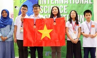 Vietnamese students win four gold medals at Int'l Science Contest