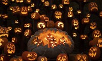 Art comes to life along Halloween pumpkin path