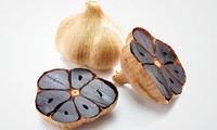 Vietnam successfully produces black garlic medicine