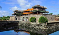 Tourists experience community-based tourism in Hue