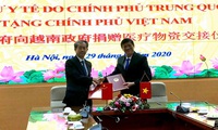 China donates medical supplies to help Vietnam in COVID-19 fight