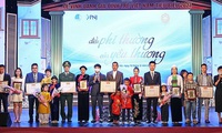 Outstanding young Vietnamese families honoured