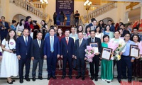 Nhan Dan Newspaper journalists win ten prizes at National External Information Service Awards 2022
