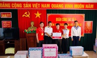 Gifts from mainland sent to Truong Sa Island