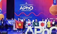 Vietnamese students win four bronze medals at Asia-Pacific Physics Olympiad