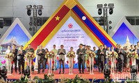 Annual Vietnam - Laos trade fair opens