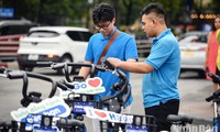 Hanoi officially launches public bicycle and electric bike service