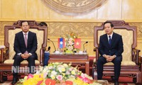 Ninh Binh provincial leaders receive visiting Lao delegation