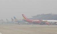 Thick fog forces flight delays in Noi Bai airport