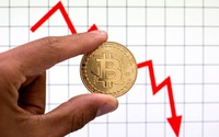 Bitcoin xuống mức thấp kỷ lục 11 tháng